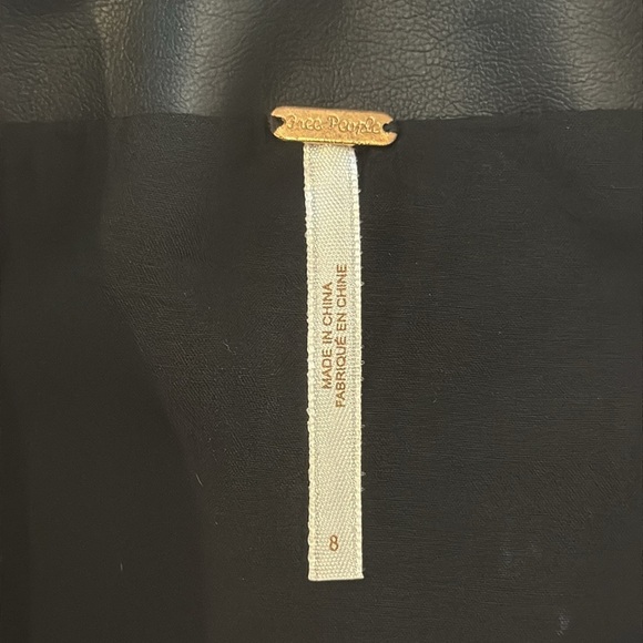 Free People Beach Jet Black Vegan Leather Pleated A-Line Mini Skirt Rare Size 8 - Picture 8 of 8